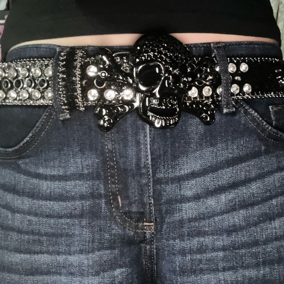 Black Skull Studded Rhinestone Belt - Picture 4 of 7